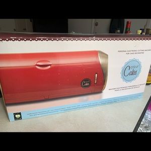 Brand new Cricut for cake decorating.